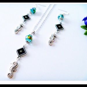 Seahorse charm beaded necklace set